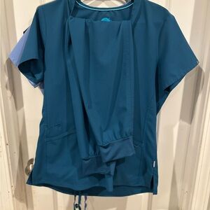 Teal Zavate medium scrub set